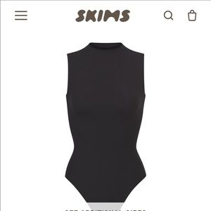 SKIMS FITS EVERYBODY SLEEVELESS MOCK NECK BODYSUIT